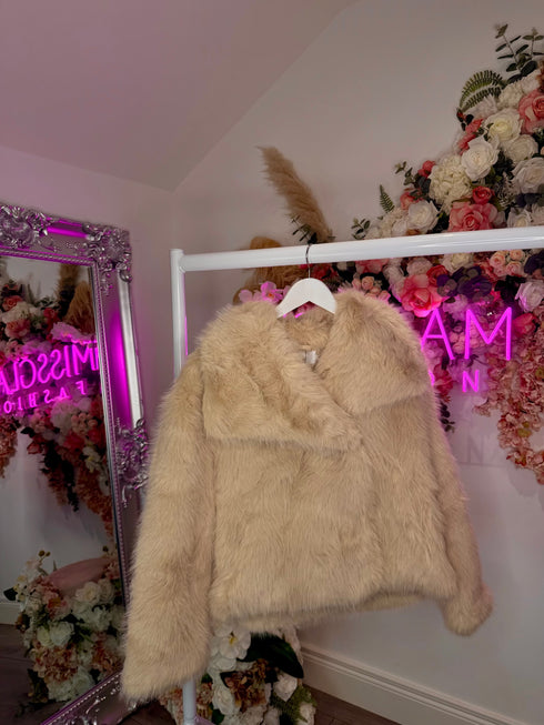 Women's Faux Fur Jacket with Collar in Beige